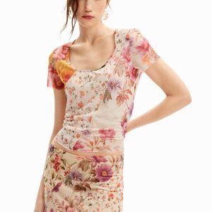 T-shirt met bloemen van tule. - MATERIAL FINISHES - L
