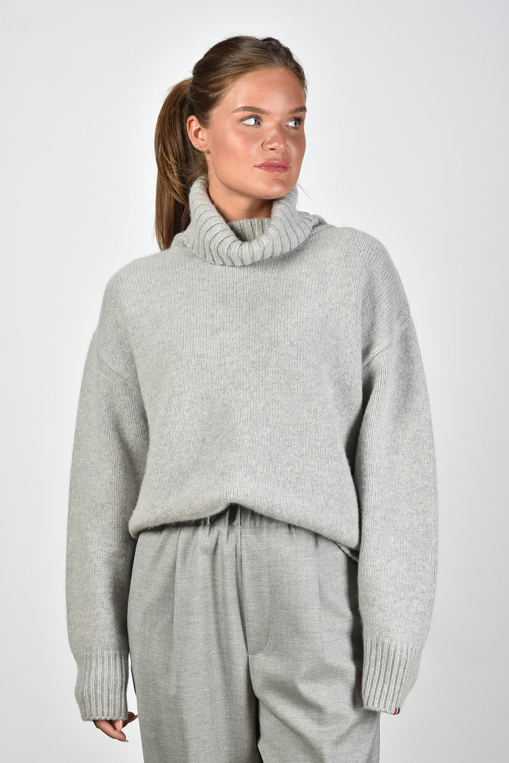 Extreme Cashmere trui Oversize Xtra 20 grey 1 Extreme Cashmere trui Oversize Xtra 20 grey